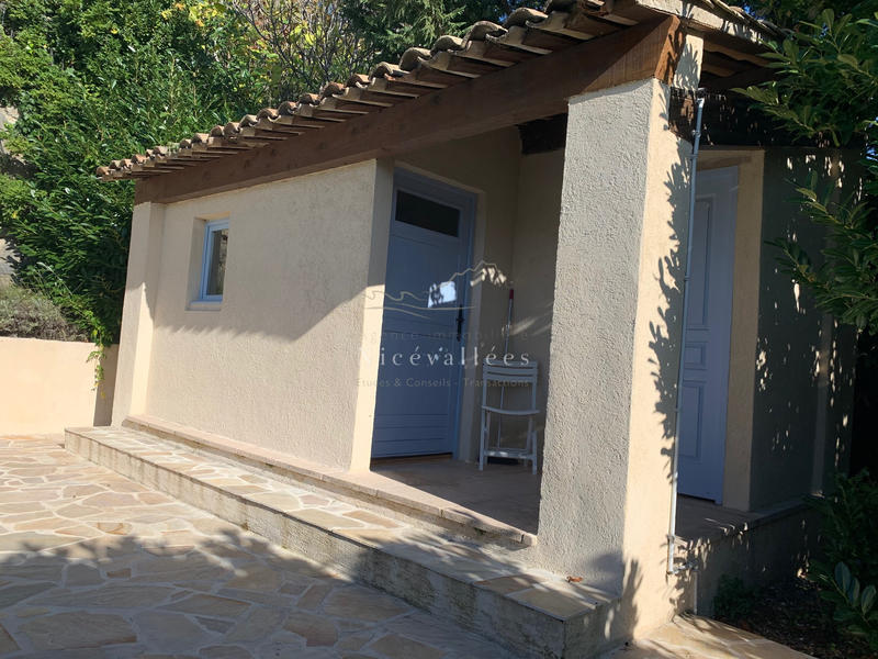 Maison - 180 m² - 8 pièces