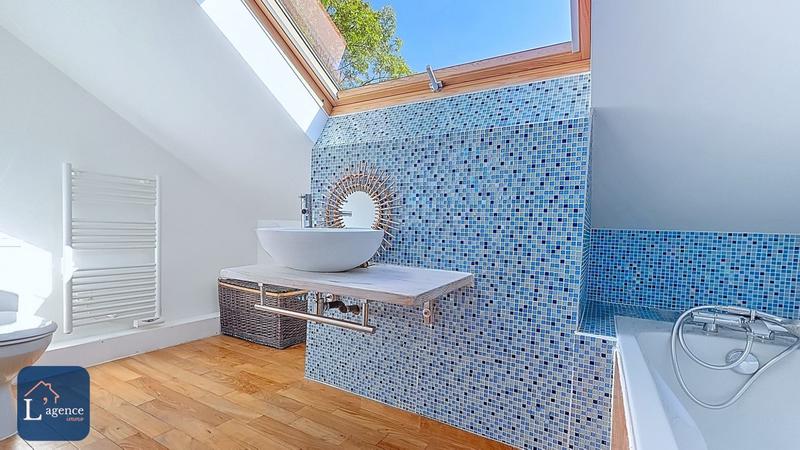 Maison - 277 m² - 6 pièces