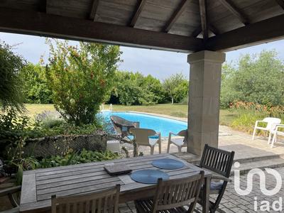 Maison - 292 m² - 10 pièces