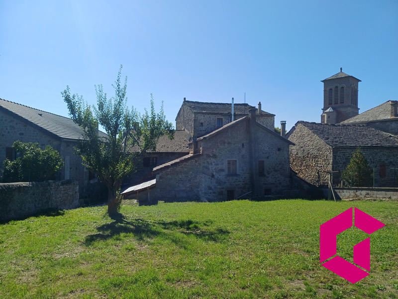 Maison - 390 m² - 6 pièces