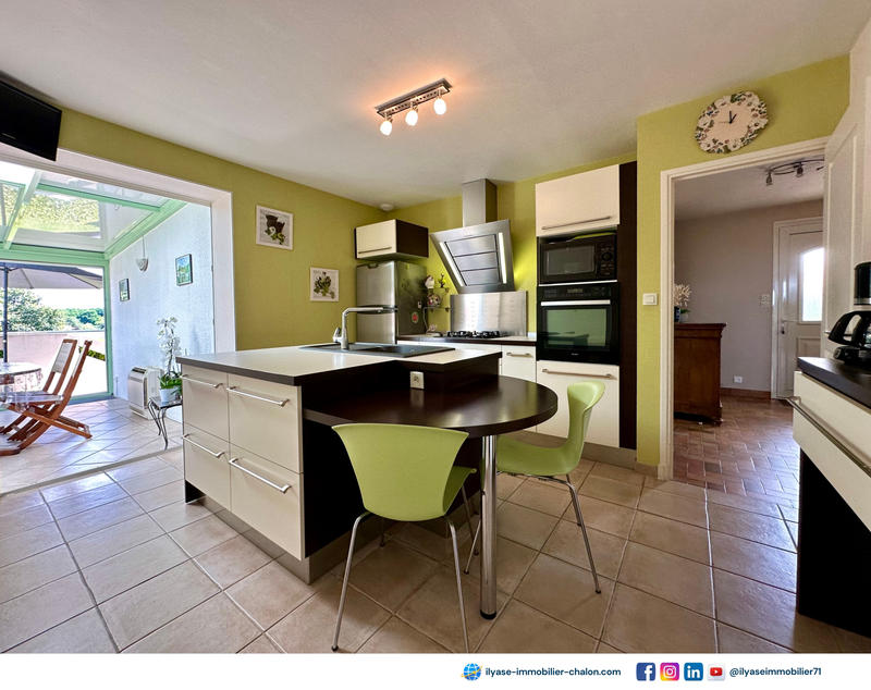 Maison - 160 m² - 8 pièces