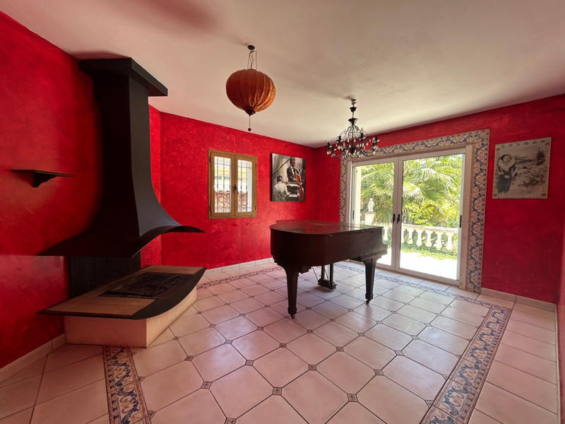 Maison - 535 m² - 13 pièces