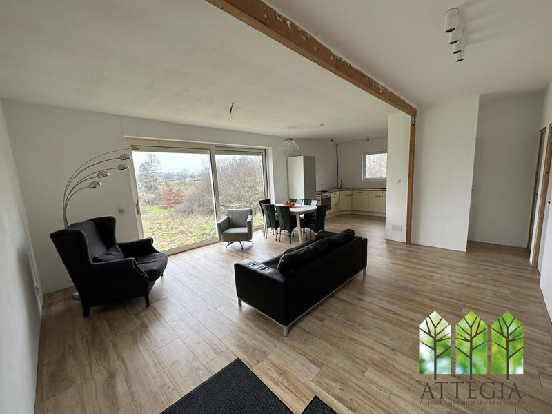 Maison traditionnelle - 151 m² - 7 pièces