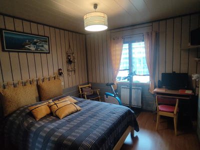 Maison - 170 m² - 9 pièces