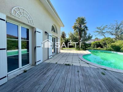 Maison - 195 m² - 8 pièces