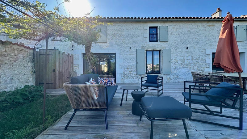 Maison - 207 m² - 9 pièces