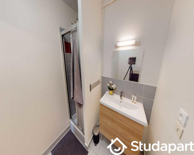 Chambre - 90 m² - 1 pièce