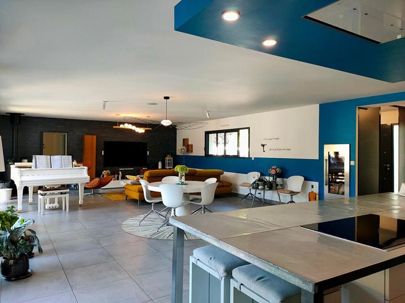 Maison - 206 m² - 7 pièces