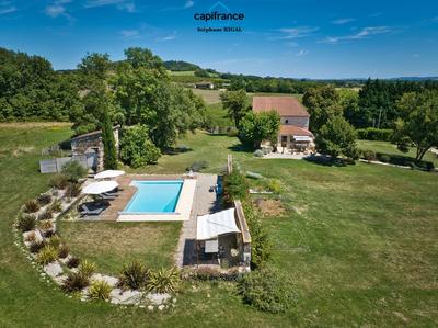 Maison de maîtres - 360 m² - 10 pièces