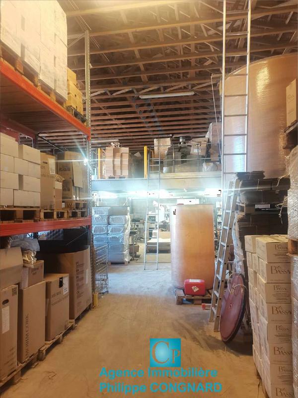 Entrepôt - 330 m²