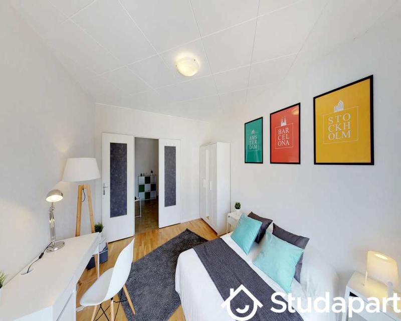 Chambre - 120 m² - 1 pièce