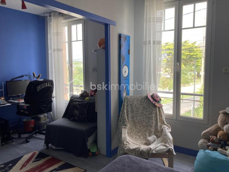 Maison - 280 m² - 7 pièces