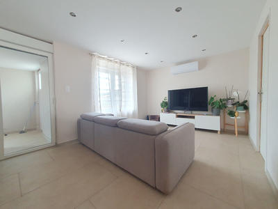 Maison - 99 m² - 5 pièces