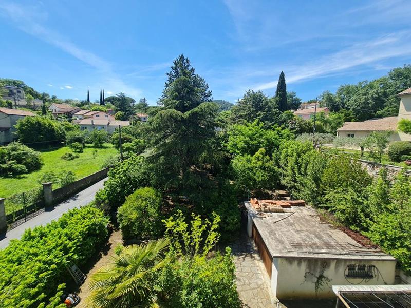 Maison - 330 m² - 10 pièces