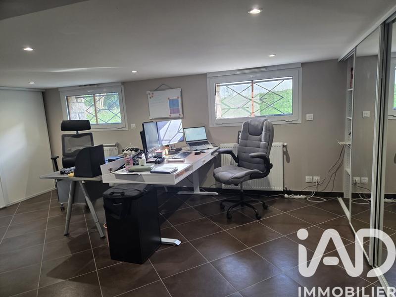 Maison - 235 m² - 6 pièces