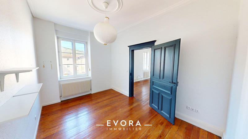 Appartement - 79 m² - 5 pièces