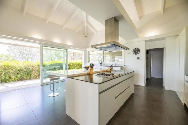 Propriété - 466 m² - 11 pièces