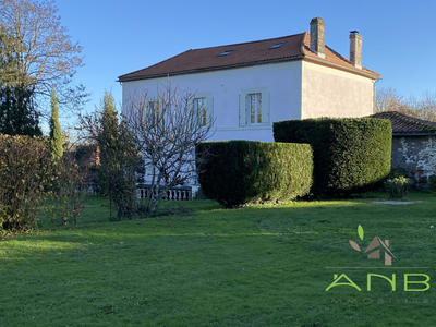 Maison ancienne - 206 m² - 7 pièces