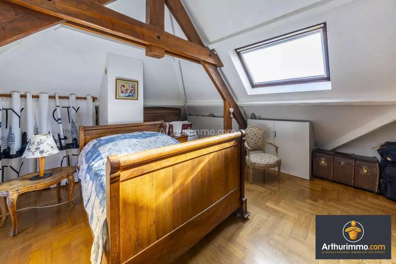 Maison - 232 m² - 8 pièces