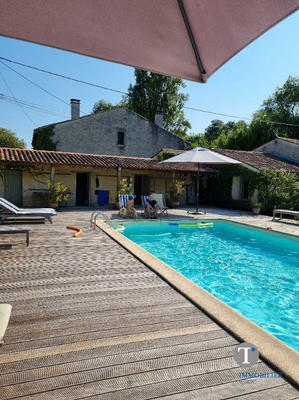 Maison - 431 m² - 9 pièces