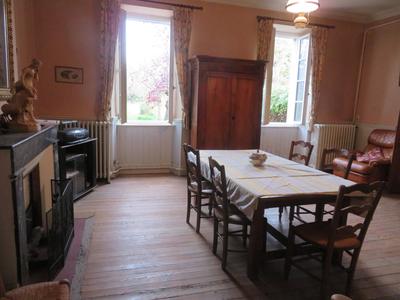 Maison - 210 m² - 7 pièces