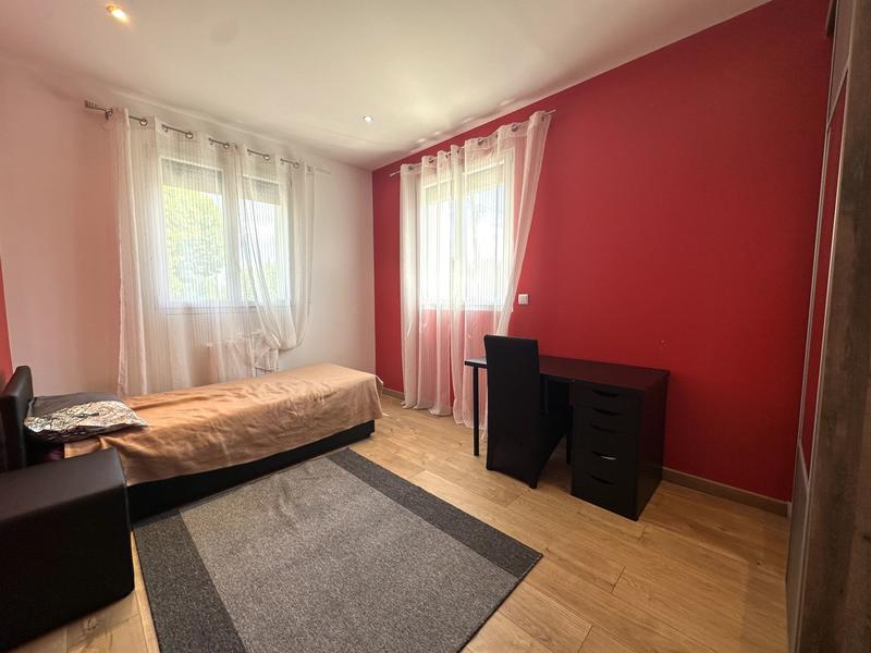 Maison - 195 m² - 9 pièces