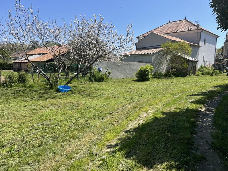 Maison - 300 m² - 5 pièces