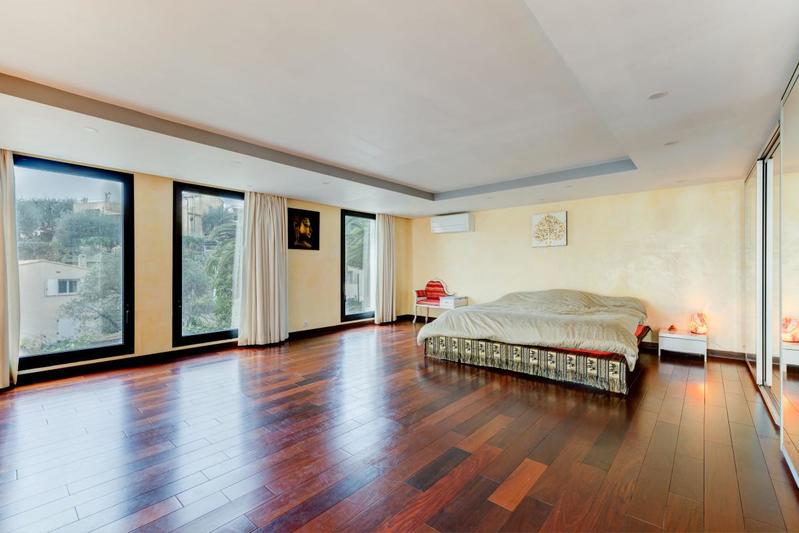 Loft - 107 m² - 4 pièces