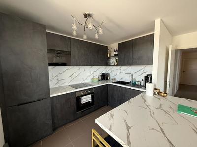 Appartement - 94 m² - 5 pièces