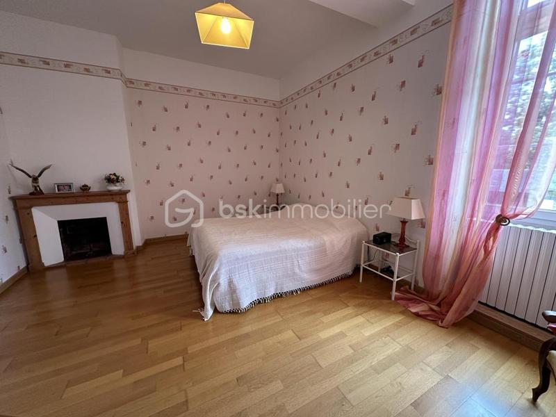 Maison en pierre - 202 m² - 7 pièces