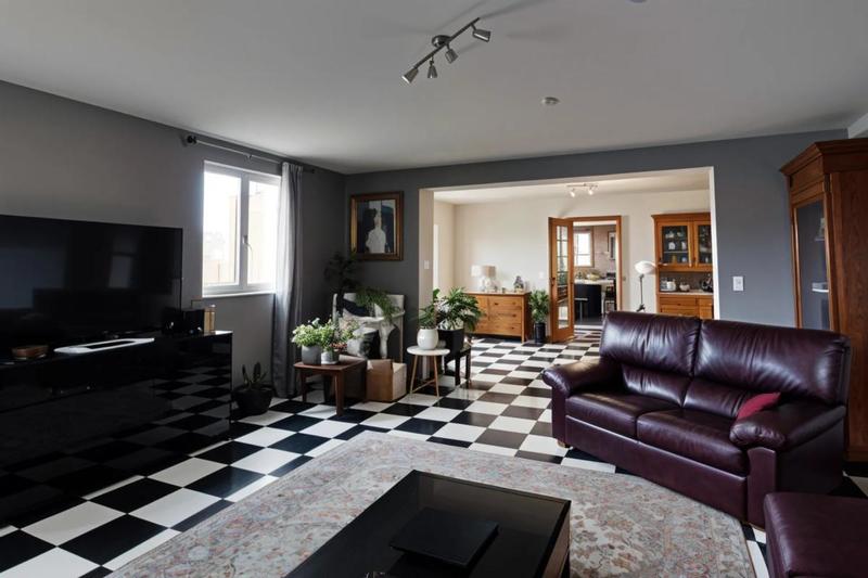 Demeure - 373 m² - 14 pièces