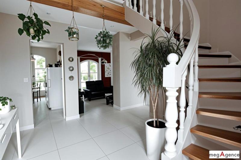 Maison - 181 m² - 10 pièces