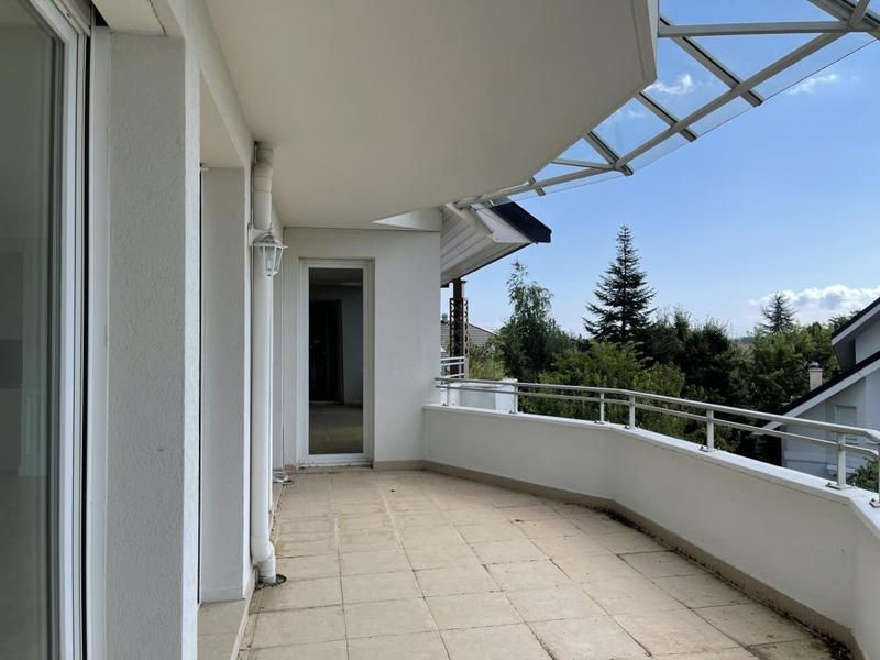 Appartement - 100 m² - 3 pièces