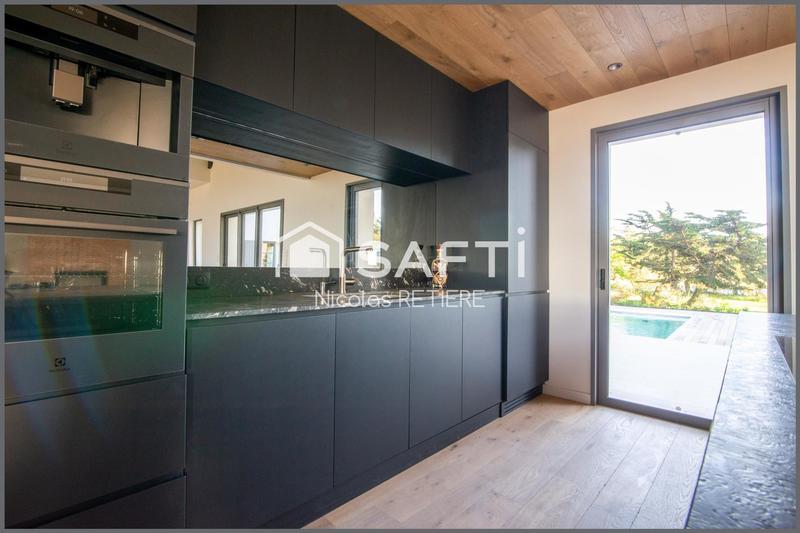 Villa - 230 m² - 9 pièces
