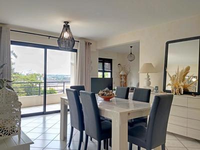 Appartement - 84 m² - 3 pièces