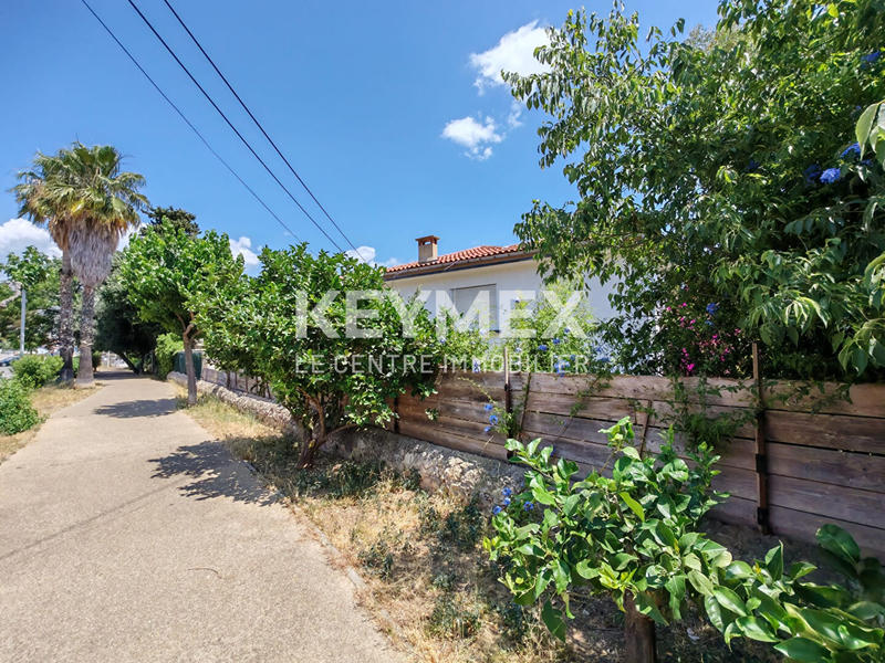 Maison - 230 m² - 8 pièces