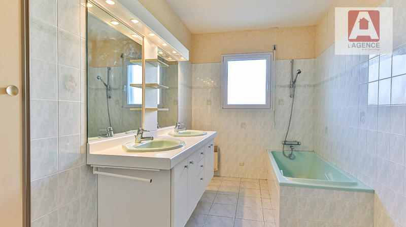 Maison - 115 m² - 4 pièces