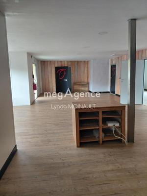 Local commercial - 147 m² - 6 pièces