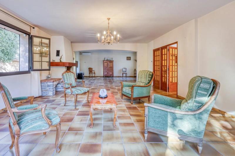 Maison - 185 m² - 4 pièces