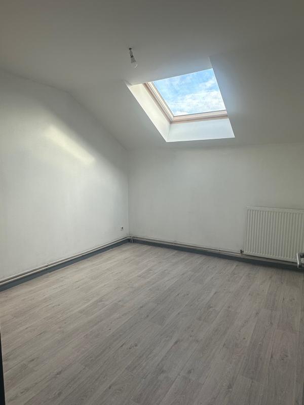 Appartement - 90 m² - 6 pièces