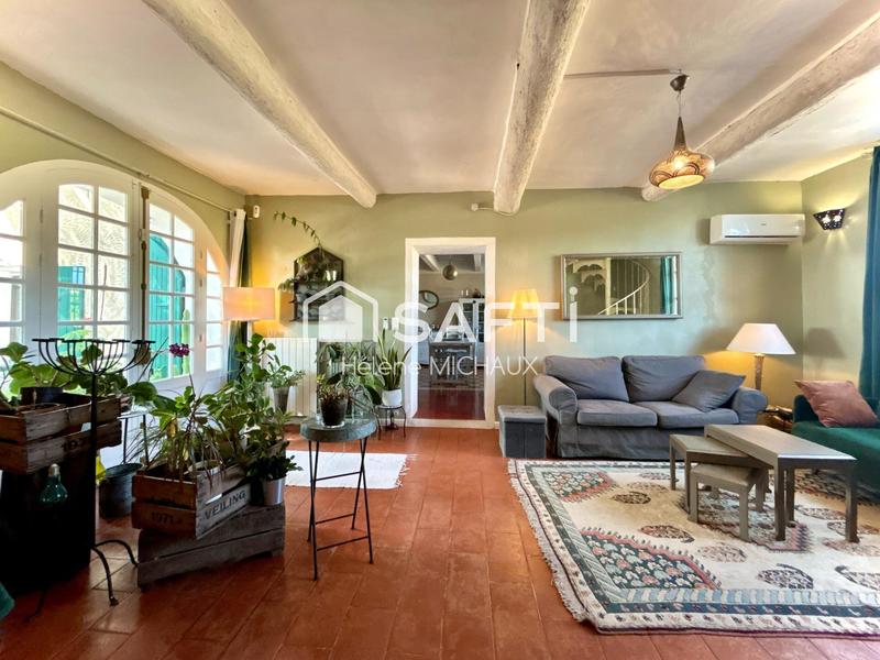 Maison - 219 m² - 8 pièces