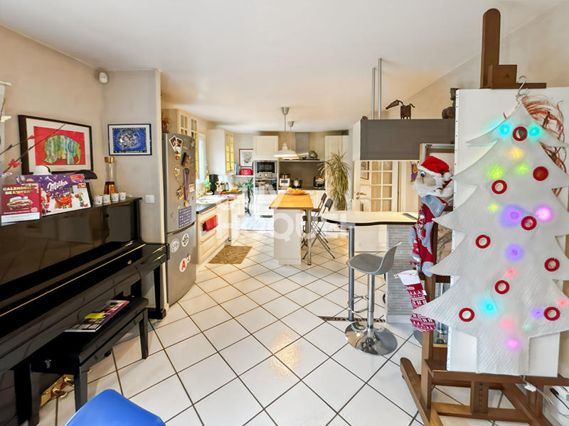 Maison - 110 m² - 6 pièces