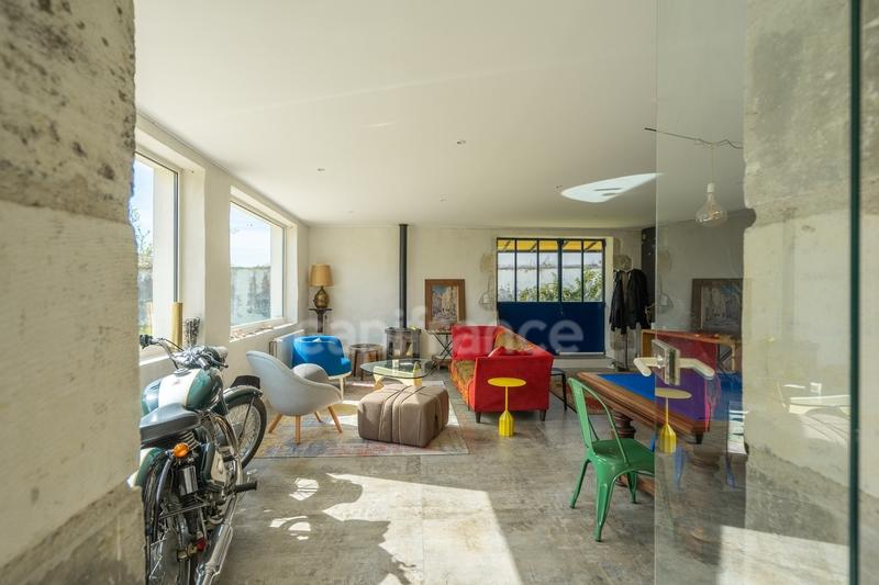 Maison - 267 m² - 8 pièces