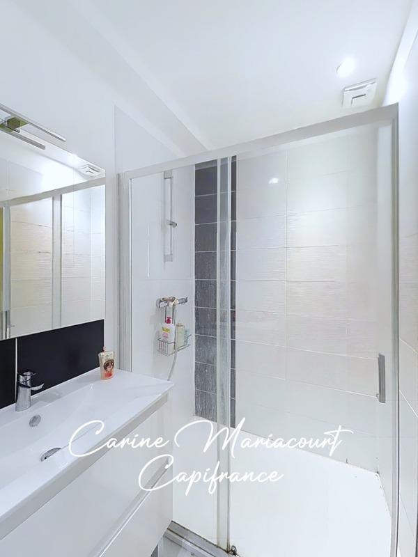 Immeuble - 221 m² - 13 pièces