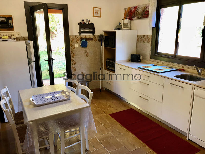 Maison - 246 m² - 9 pièces