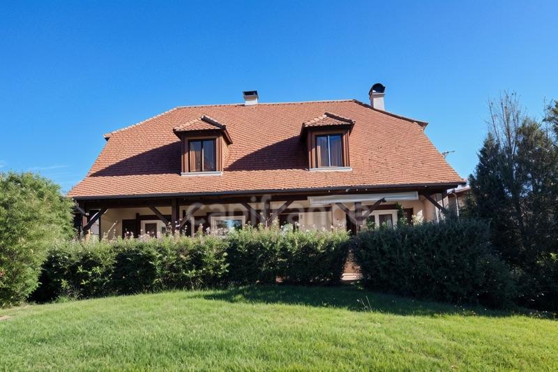 Maison - 167 m² - 7 pièces