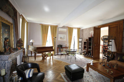 Maison - 744 m² - 20 pièces