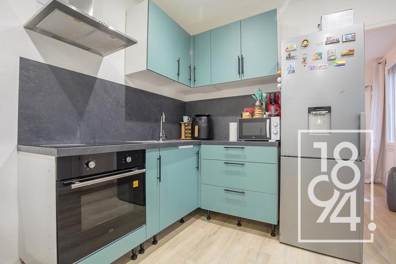 Maison - 240 m² - 9 pièces