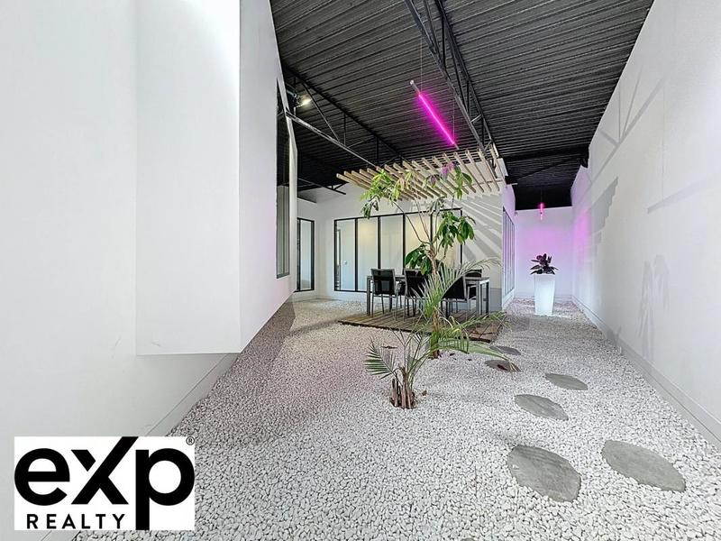 Loft - 494 m² - 10 pièces