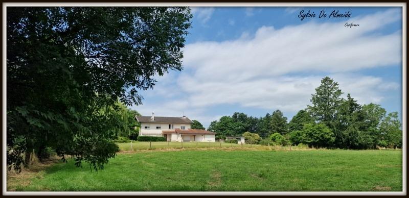 Maison - 270 m² - 8 pièces